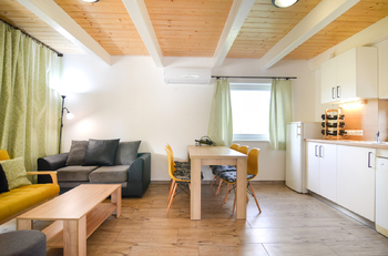obývák + kuchyň - Prodej chaty / chalupy 95 m², Milovice