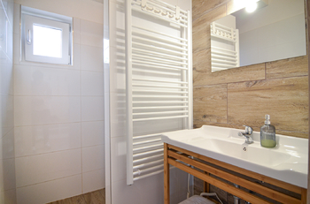 koupelna - Prodej chaty / chalupy 95 m², Milovice