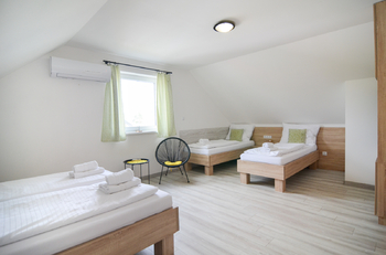 ložnice I - Prodej chaty / chalupy 95 m², Milovice