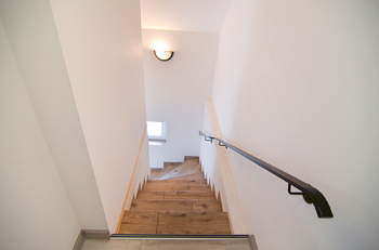 schody - Prodej chaty / chalupy 95 m², Milovice