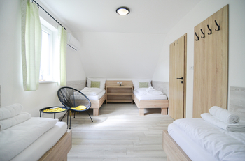 ložnice II - Prodej chaty / chalupy 95 m², Milovice