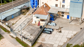 Prodej výrobních prostor 4050 m², Pouzdřany