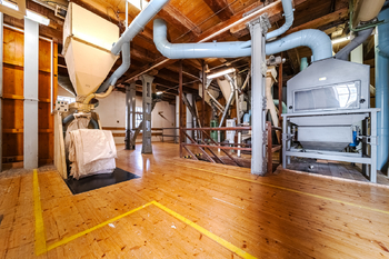 Prodej výrobních prostor 4050 m², Pouzdřany