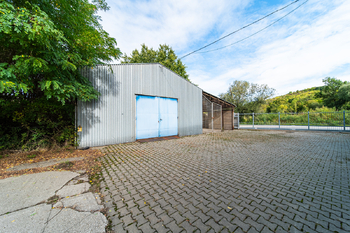 Prodej výrobních prostor 4050 m², Pouzdřany