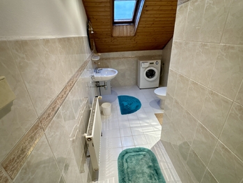 Koupelna - Pronájem bytu 3+kk v osobním vlastnictví 75 m², Praha 6 - Ruzyně