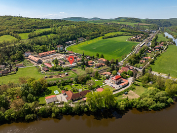 Prodej výrobních prostor 540 m², Karlštejn