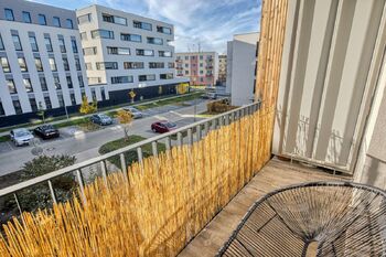 Pohled z lodžie - Pronájem bytu 1+kk v osobním vlastnictví 39 m², Plzeň