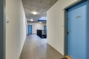 Domovní chodba - Pronájem bytu 1+kk v osobním vlastnictví 39 m², Plzeň