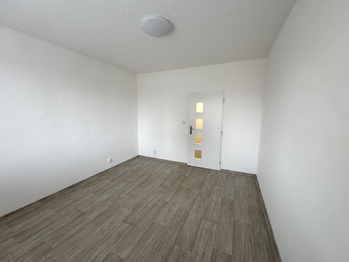 ložnice - Prodej bytu 2+kk v osobním vlastnictví 58 m², Plzeň