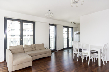 obývací pokoj - Pronájem bytu 2+kk v osobním vlastnictví 66 m², Praha 3 - Žižkov 
