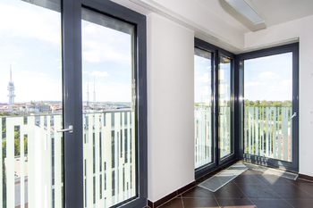 zimní zahrada - Pronájem bytu 2+kk v osobním vlastnictví 66 m², Praha 3 - Žižkov