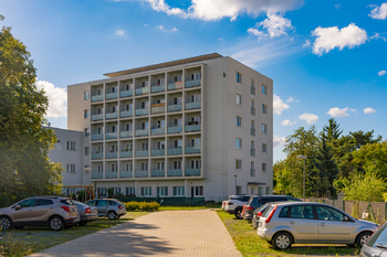 Pohled na zadní část domu - Prodej bytu 3+kk v osobním vlastnictví 64 m², Kralupy nad Vltavou