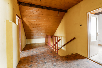 Chodba v patře - Prodej domu 177 m², Bořanovice