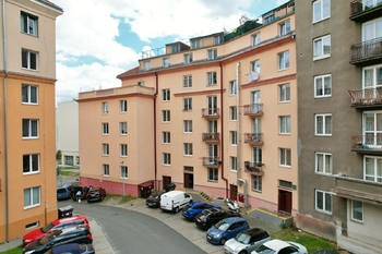 Vnitroblok - Prodej bytu 3+1 v družstevním vlastnictví 75 m², Praha 4 - Nusle