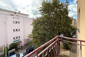 Pohled z balkónu - Prodej bytu 3+1 v družstevním vlastnictví 75 m², Praha 4 - Nusle