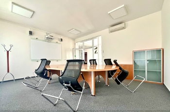 Pronájem kancelářských prostor 1400 m², Horní Jiřetín