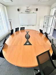 Pronájem kancelářských prostor 1400 m², Horní Jiřetín