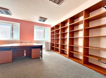 Pronájem kancelářských prostor 1400 m², Horní Jiřetín