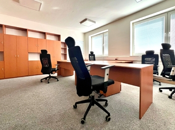 Pronájem kancelářských prostor 1400 m², Horní Jiřetín