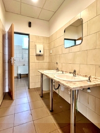 Pronájem kancelářských prostor 1400 m², Horní Jiřetín