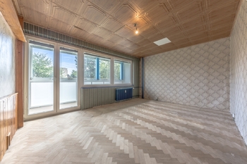 Obývací pokoj - Prodej bytu 2+1 v družstevním vlastnictví 66 m², Praha 8 - Čimice