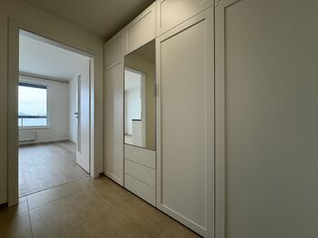 Pronájem bytu 1+kk v osobním vlastnictví 33 m², Praha 9 - Hloubětín