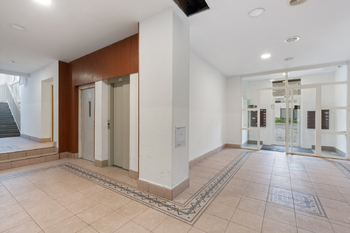 Výtah - Prodej bytu 1+1 v osobním vlastnictví 41 m², Praha 4 - Písnice
