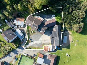 Prodej obchodních prostor 1076 m², Lutonina