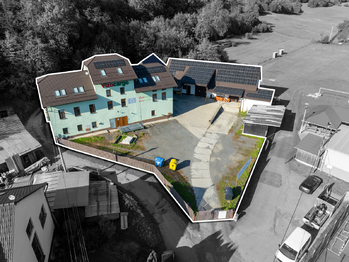 Prodej obchodních prostor 1076 m², Lutonina