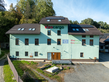 Prodej obchodních prostor 1076 m², Lutonina