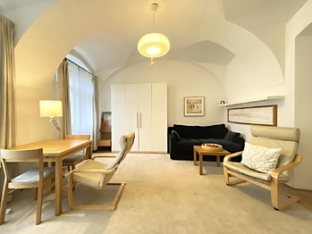 Pronájem bytu 1+1 v osobním vlastnictví 43 m², Praha 1 - Malá Strana
