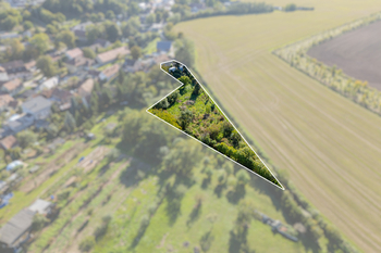 Prodej pozemku 2203 m², Slatina