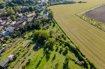 Prodej pozemku 2203 m², Slatina