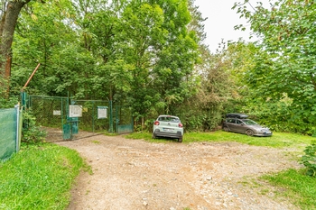 Prodej pozemku 489 m², Praha 6 - Suchdol