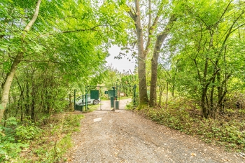 Prodej pozemku 489 m², Praha 6 - Suchdol
