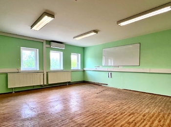 hala E zadní  - kanceláře - Pronájem výrobních prostor 6500 m², Horní Jiřetín