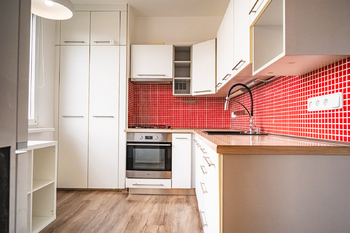 Prodej bytu 3+1 v osobním vlastnictví 72 m², Hradec Králové