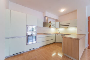 Pronájem bytu 2+kk v osobním vlastnictví 62 m², Praha 10 - Strašnice