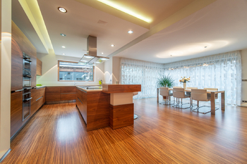 Prodej domu 553 m², Praha 5 - Hlubočepy