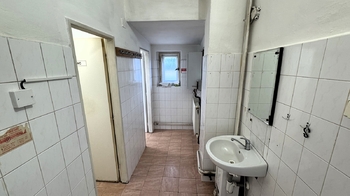 sociální zázemí - Pronájem výrobních prostor 159 m², Mšeno