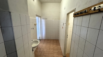 sociální zázemí - Pronájem výrobních prostor 159 m², Mšeno