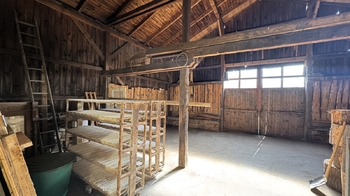 kůlna pro uskladnění dřeva - Pronájem výrobních prostor 159 m², Mšeno