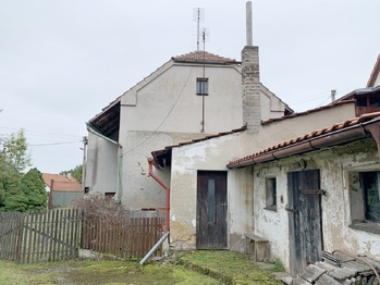 pohled od stodoly - Prodej domu 80 m², Hřebečníky