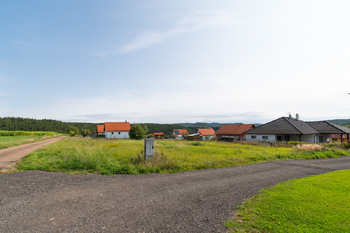 Prodej pozemku 983 m², Mlečice