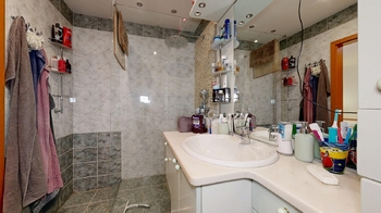 Koupelna - Prodej domu 177 m², Praha 9 - Újezd nad Lesy