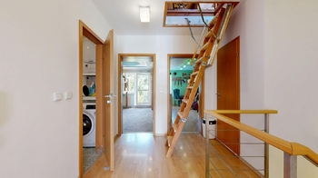 Chodba - Prodej domu 177 m², Praha 9 - Újezd nad Lesy