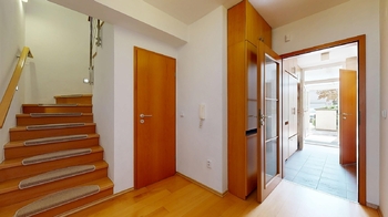 Chodba - Prodej domu 177 m², Praha 9 - Újezd nad Lesy