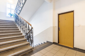 Vstup do bytu - Pronájem bytu 2+kk v osobním vlastnictví 47 m², Praha 5 - Košíře