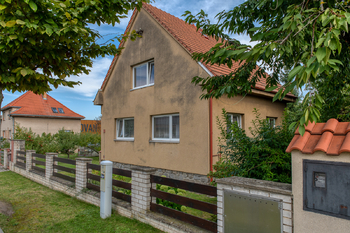 Prodej pozemku 893 m², Praha 4 - Kunratice