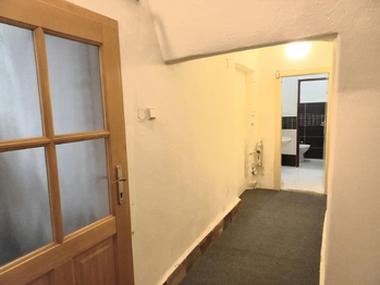 Chodba k toaletám. - Pronájem jiných prostor 129 m², Jindřichův Hradec